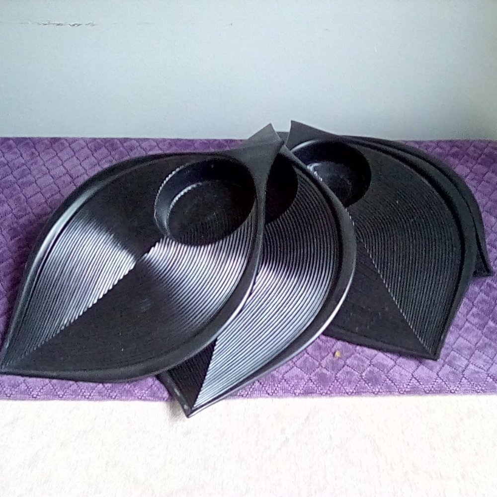 4pc. Styson Art cup/appetizer plates